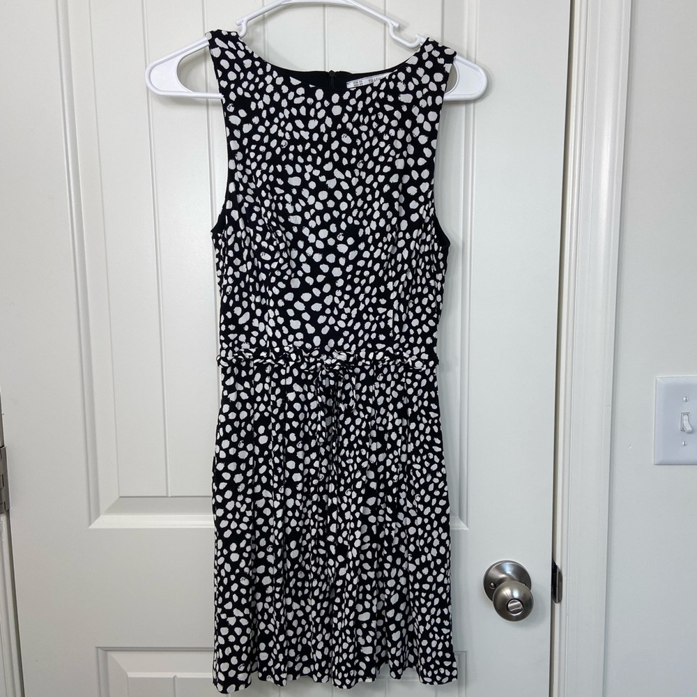 NWOT Trafaluc by ZARA women’s black white dotted tie waist sleeveless mini dress